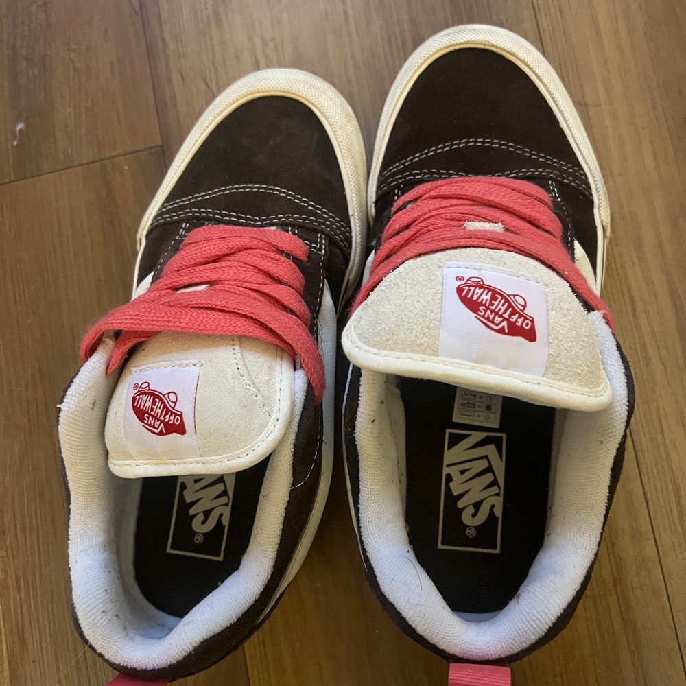 Vans - Picture 4 of 5